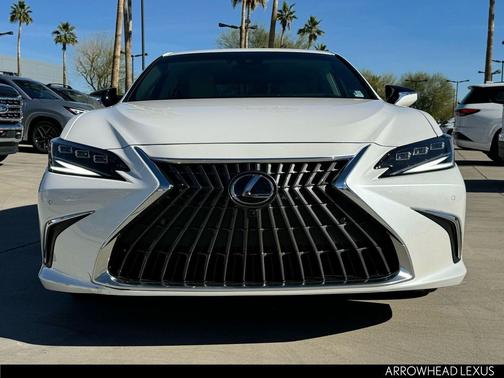 2025 Lexus ES 300h Luxury