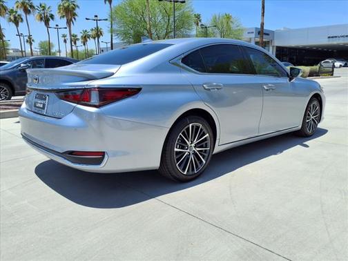 2025 Lexus ES 300h Base