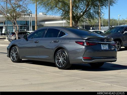 2025 Lexus ES 300h Base