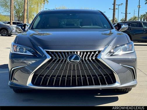 2025 Lexus ES 300h Base