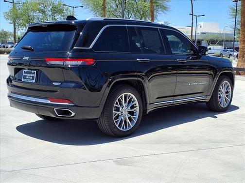 2022 Jeep Grand Cherokee Summit