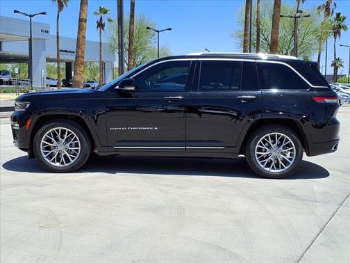 2022 Jeep Grand Cherokee Summit
