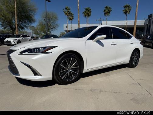 2025 Lexus ES 300h Base