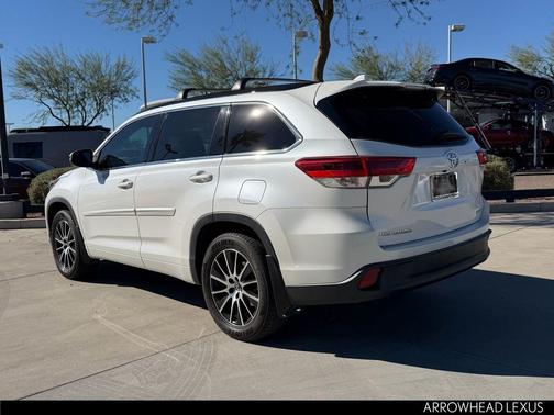 2017 Toyota Highlander SE