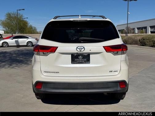 2017 Toyota Highlander SE
