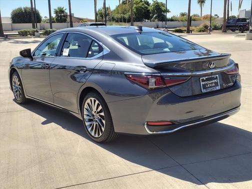 2025 Lexus ES 300h Luxury