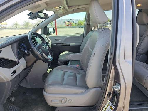 2019 Toyota Sienna XLE