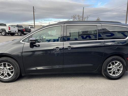 2022 Chrysler Pacifica Touring