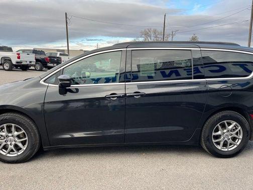 2022 Chrysler Pacifica Touring