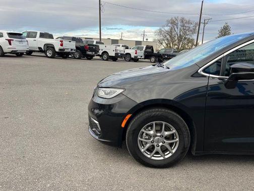 2022 Chrysler Pacifica Touring