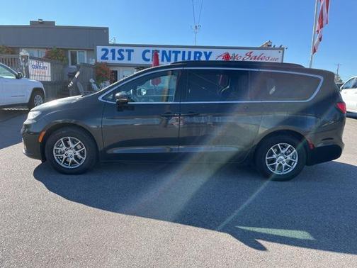 2022 Chrysler Pacifica Touring