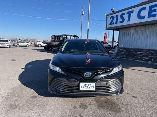 2020 Toyota Camry Hybrid XLE