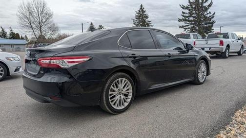 2020 Toyota Camry Hybrid XLE