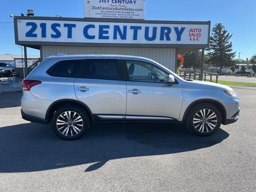 2020 Mitsubishi Outlander ES