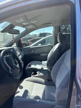 2020 Toyota Sienna LE