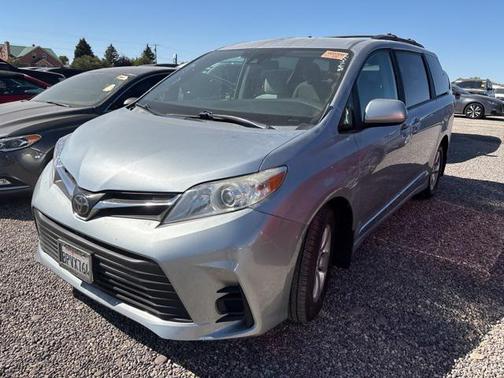 2020 Toyota Sienna LE