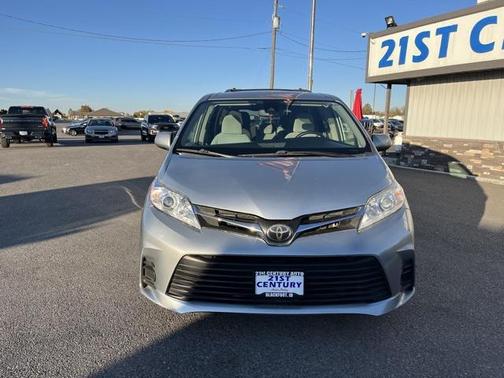 2020 Toyota Sienna LE