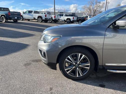 2018 Nissan Pathfinder Platinum