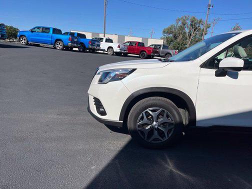 Crystal White Pearl 2023 Subaru Forester Premium