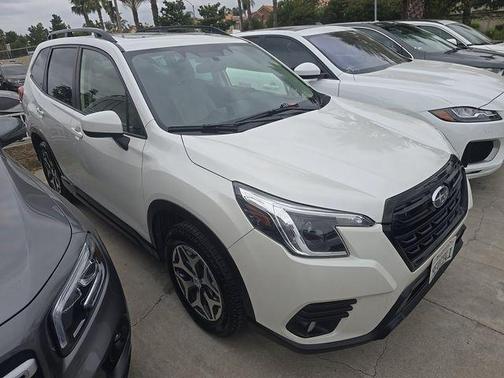 Crystal White Pearl 2023 Subaru Forester Premium