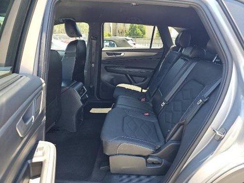 2024 Volkswagen Atlas Cross Sport 2.0T SE w/Technology 4MOTION