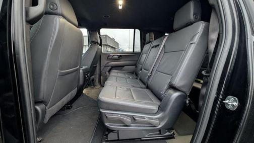 2025 Chevrolet Suburban 4WD Z71