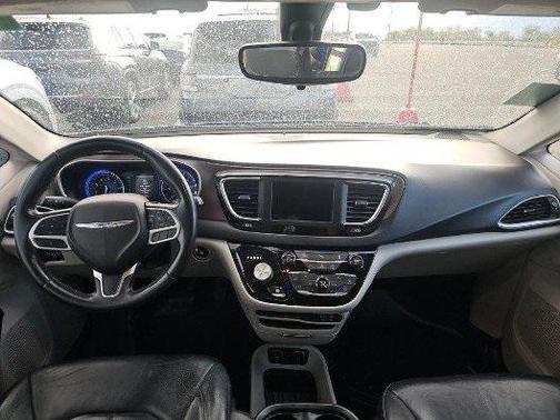 2018 Chrysler Pacifica Touring-L