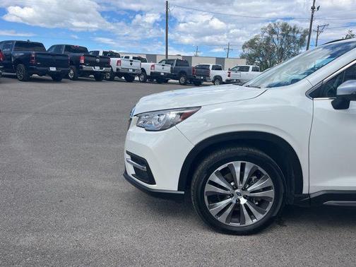 Crystal White Pearl 2022 Subaru Ascent Touring 7-Passenger