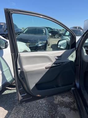 2018 Toyota Sienna XLE