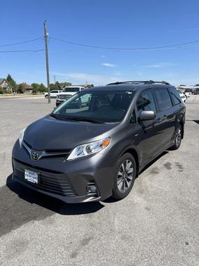2018 Toyota Sienna XLE