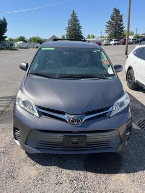 2018 Toyota Sienna XLE
