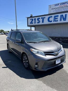 2018 Toyota Sienna XLE