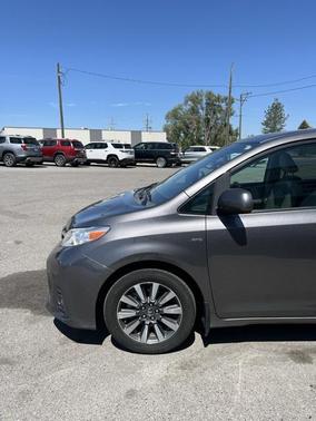 2018 Toyota Sienna XLE