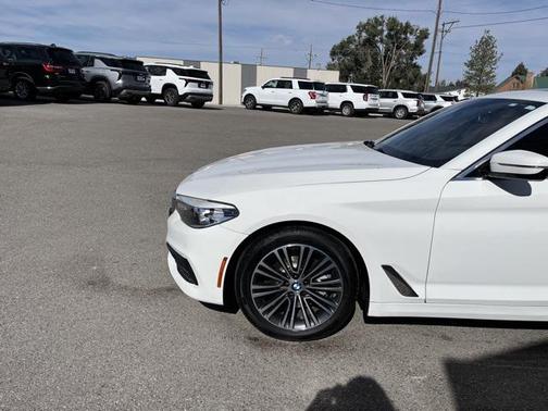 2017 BMW 530 530i