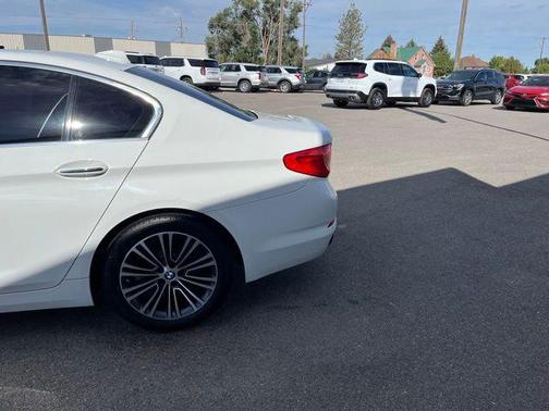 2017 BMW 530 530i