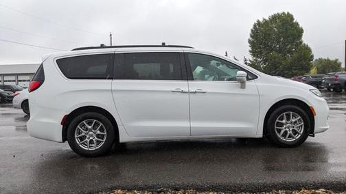 2022 Chrysler Pacifica Touring