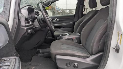 2022 Chrysler Pacifica Touring