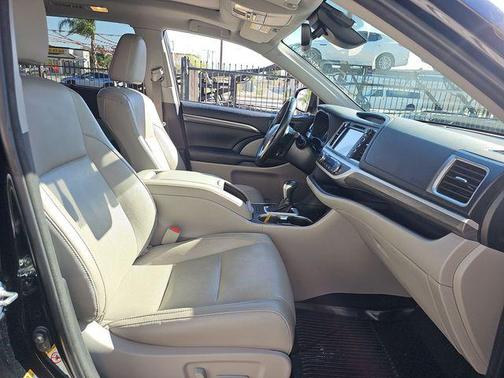 2018 Toyota Highlander Hybrid Platinum