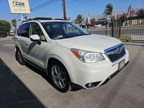 Satin White Pearl 2015 Subaru Forester 2.5i Touring