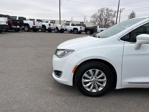 2018 Chrysler Pacifica Touring-L