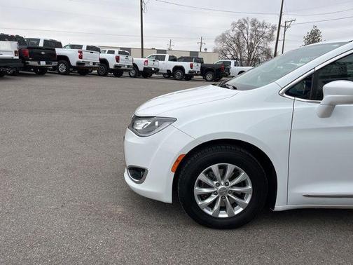 2018 Chrysler Pacifica Touring-L