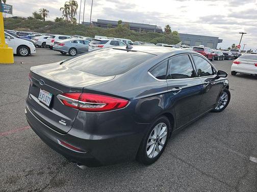 Magnetic Metallic 2019 Ford Fusion SE