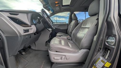 2017 Toyota Sienna XLE