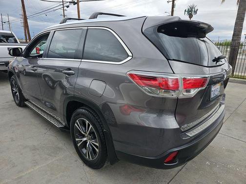 Predawn Gray Mica 2016 Toyota Highlander XLE