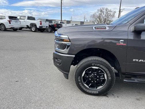 2025 RAM 2500 Laramie Crew Cab 4x4 6'4' Box