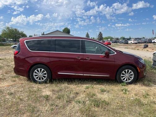 2018 Chrysler Pacifica Touring-L