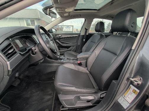 Platinum Gray Metallic 2019 Volkswagen Jetta 1.4T SE