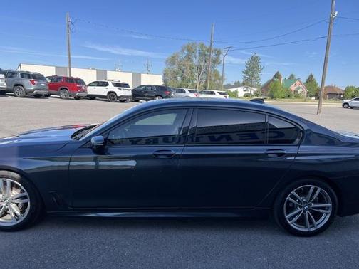 2016 BMW 740 740i
