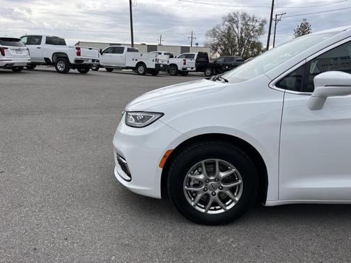 2022 Chrysler Pacifica Touring
