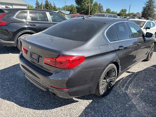 2018 BMW 530 530i